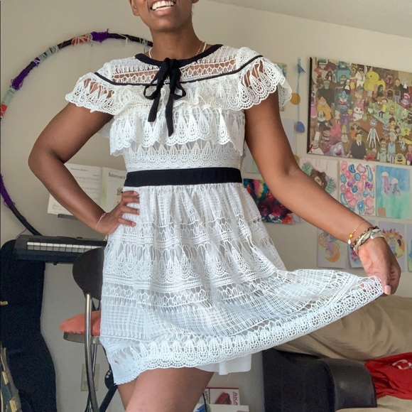 ❌SOLD❌Lucy Wang White Lace Dress Size S - Picture 2 of 11